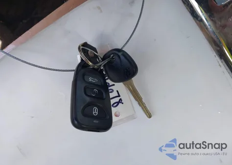 2013 Hyundai Elantra Limited из США, поврежденный, VIN 5NPDH4AE7DH168660